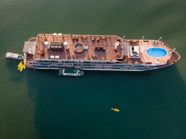 Quels sont les meilleurs conseils pour une croisière en voilier en Polynésie française : itinéraires et saisons ?